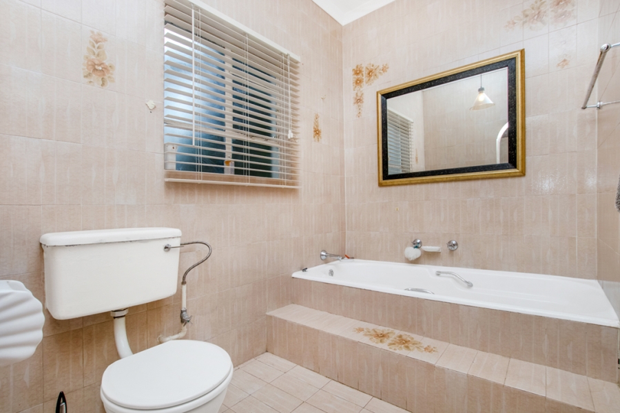 4 Bedroom Property for Sale in Constantia Kloof Gauteng