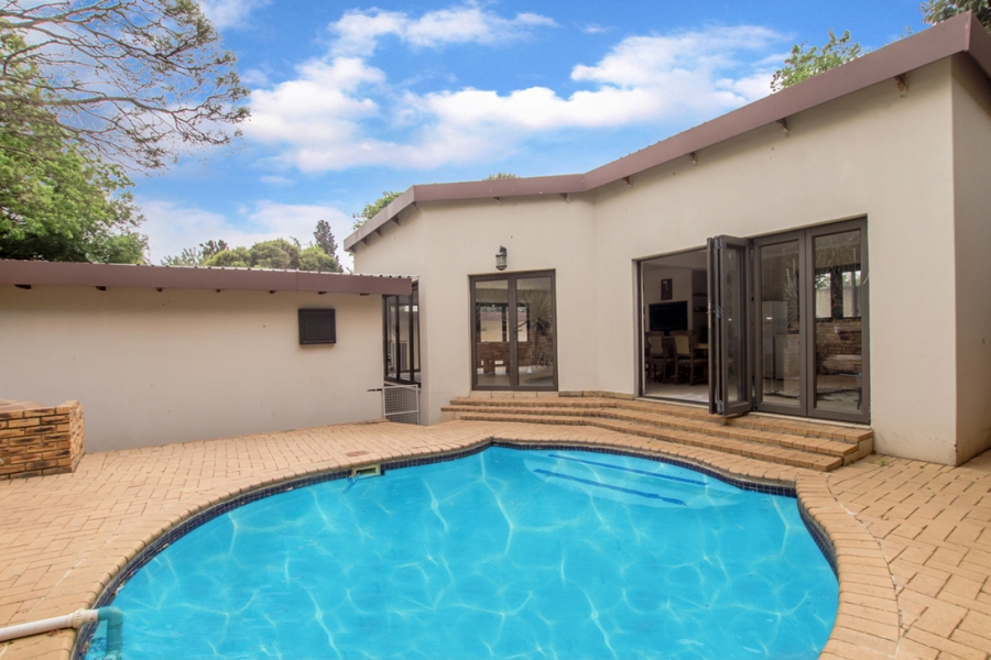 4 Bedroom Property for Sale in Constantia Kloof Gauteng