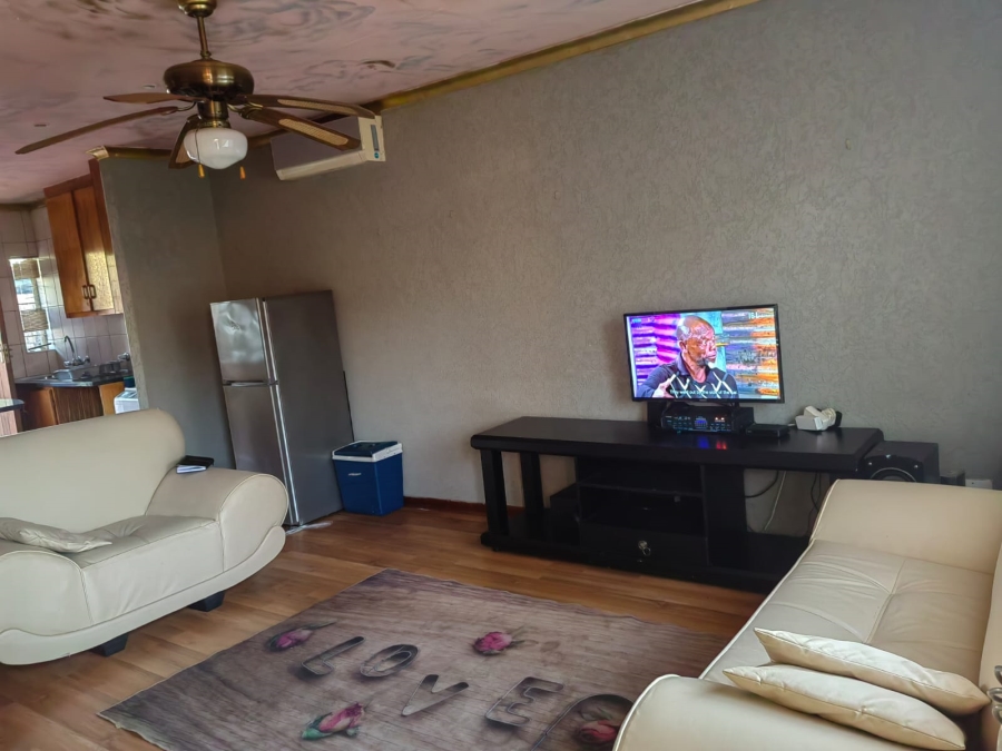 2 Bedroom Property for Sale in The Orchards Gauteng