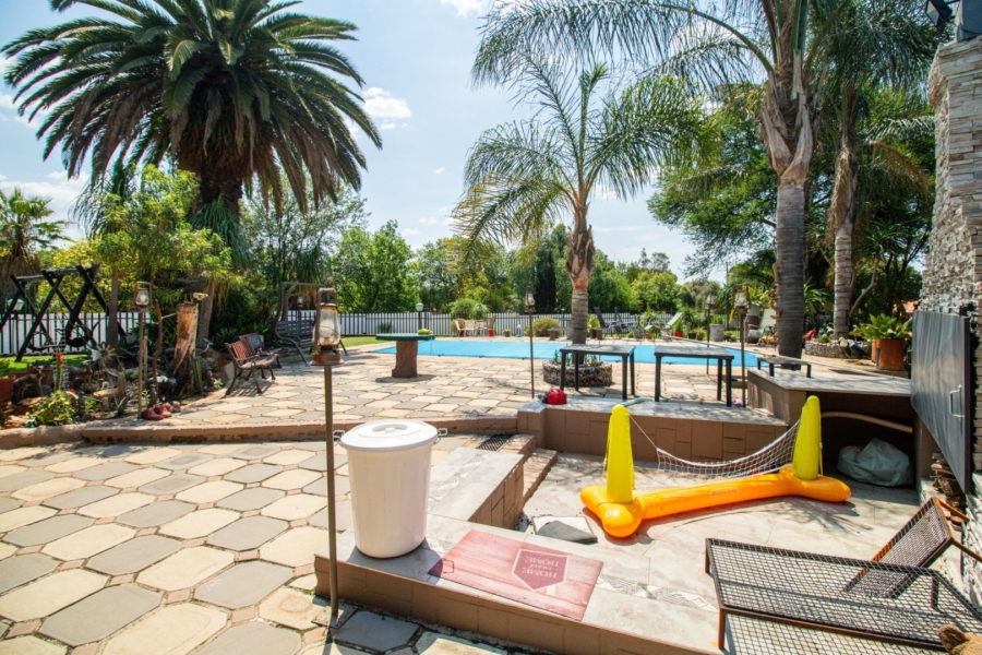 11 Bedroom Property for Sale in Bredell Gauteng