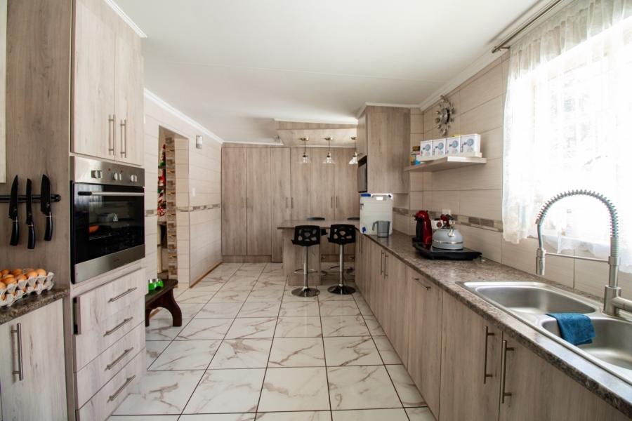 11 Bedroom Property for Sale in Bredell Gauteng