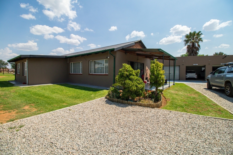 11 Bedroom Property for Sale in Bredell Gauteng