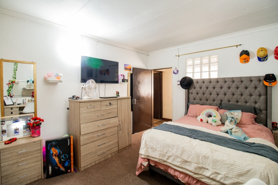 11 Bedroom Property for Sale in Bredell Gauteng
