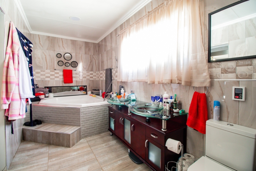 11 Bedroom Property for Sale in Bredell Gauteng