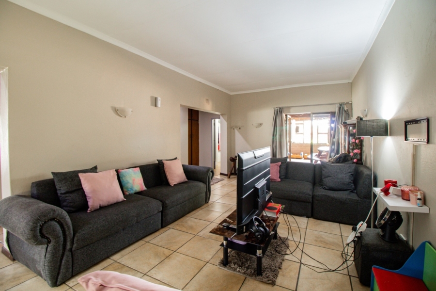 11 Bedroom Property for Sale in Bredell Gauteng