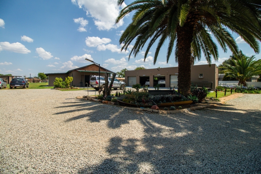 11 Bedroom Property for Sale in Bredell Gauteng
