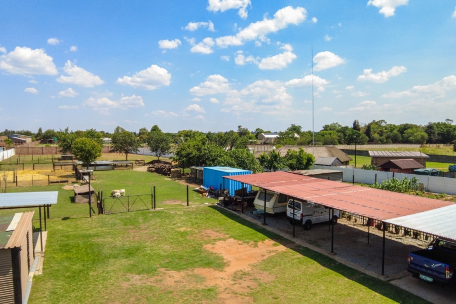11 Bedroom Property for Sale in Bredell Gauteng