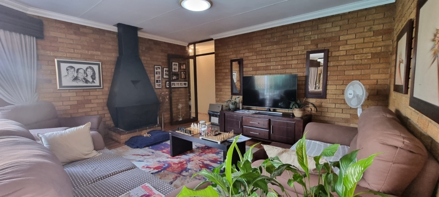 4 Bedroom Property for Sale in Sunward Park Gauteng