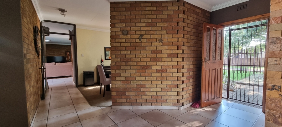 4 Bedroom Property for Sale in Sunward Park Gauteng