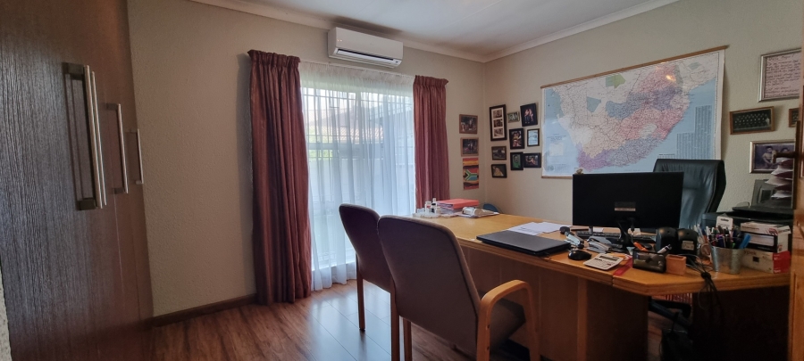 4 Bedroom Property for Sale in Sunward Park Gauteng