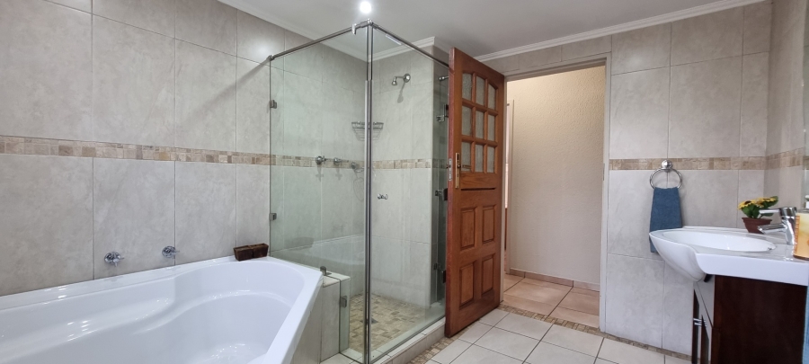 4 Bedroom Property for Sale in Sunward Park Gauteng