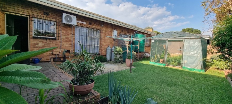 4 Bedroom Property for Sale in Sunward Park Gauteng