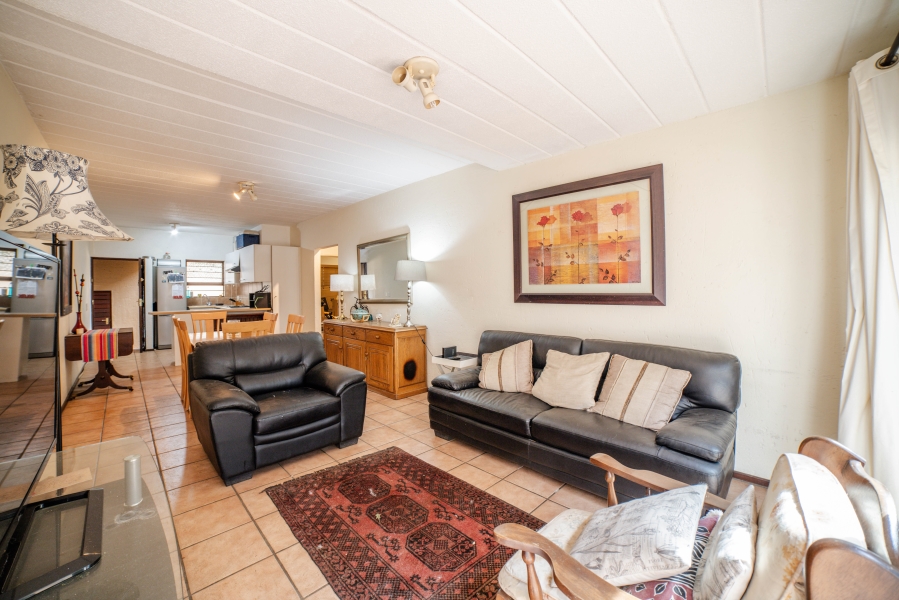 To Let 2 Bedroom Property for Rent in Douglasdale Gauteng