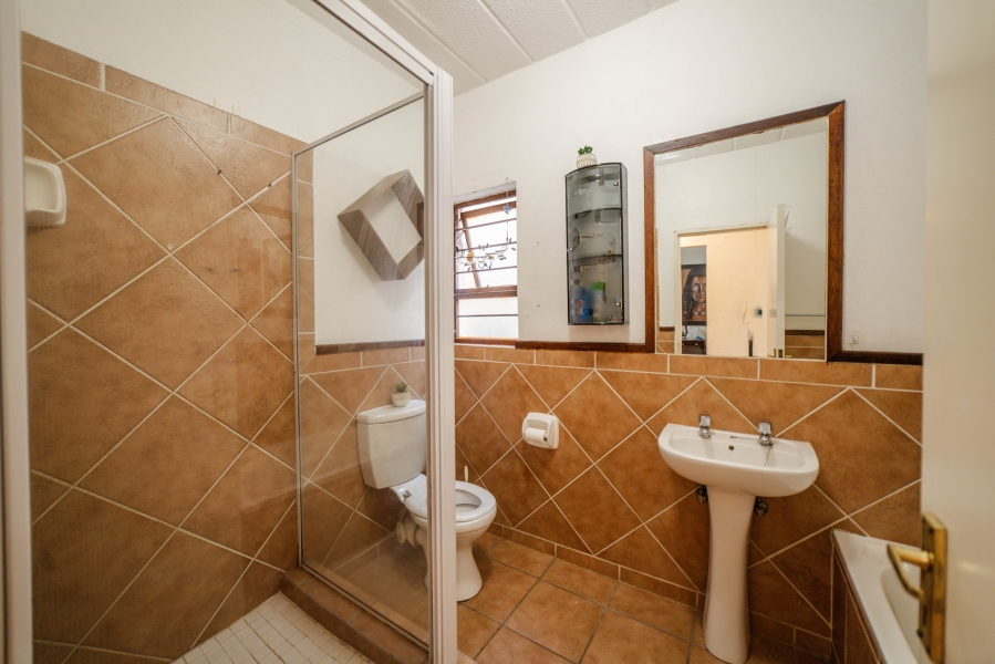 To Let 2 Bedroom Property for Rent in Douglasdale Gauteng