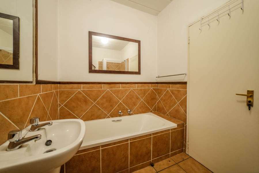 To Let 2 Bedroom Property for Rent in Douglasdale Gauteng