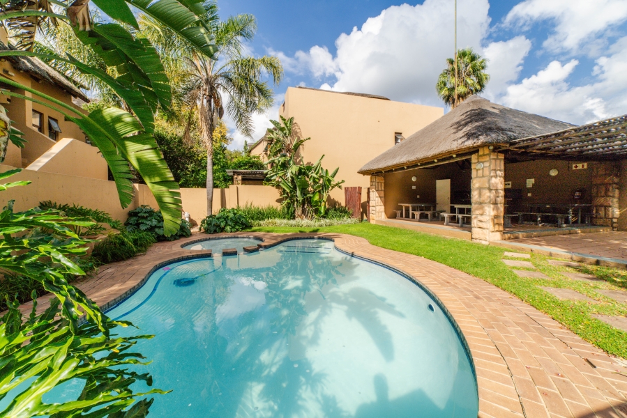 To Let 2 Bedroom Property for Rent in Douglasdale Gauteng