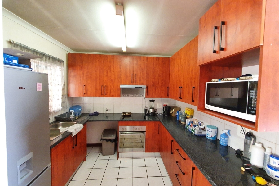 To Let 2 Bedroom Property for Rent in Annlin Gauteng