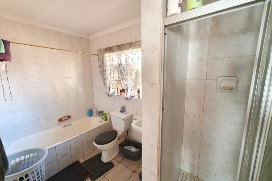 To Let 2 Bedroom Property for Rent in Annlin Gauteng