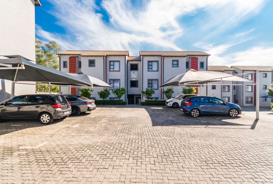 2 Bedroom Property for Sale in Honeypark Gauteng