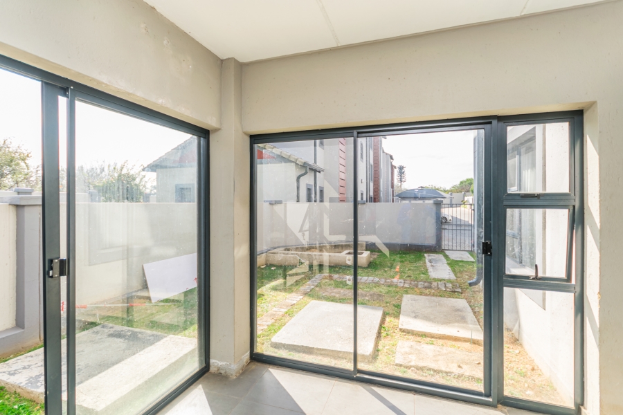 2 Bedroom Property for Sale in Honeypark Gauteng