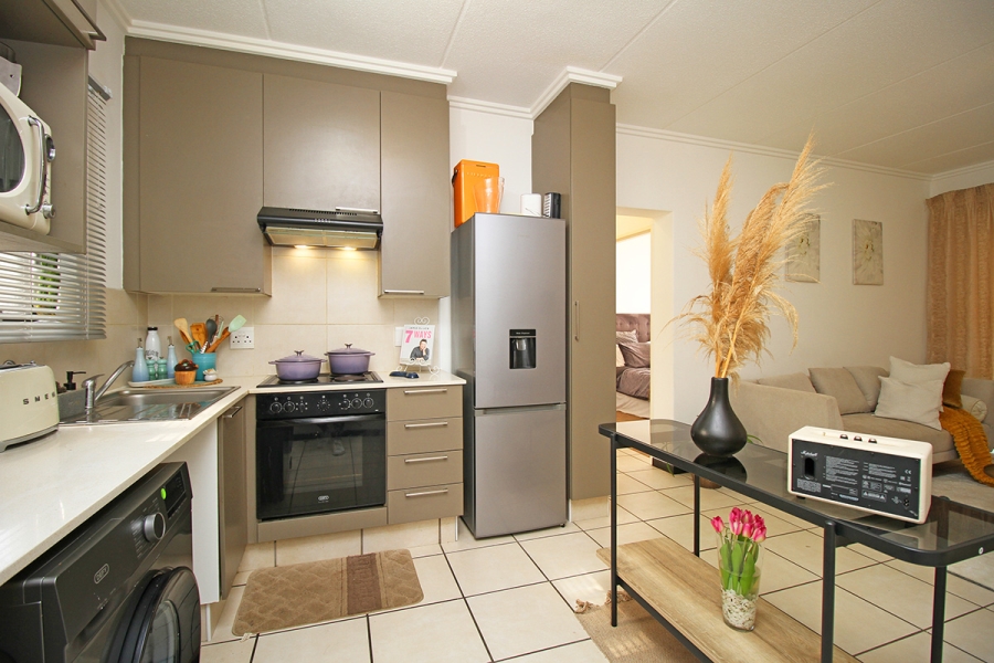 1 Bedroom Property for Sale in Bryanston Gauteng