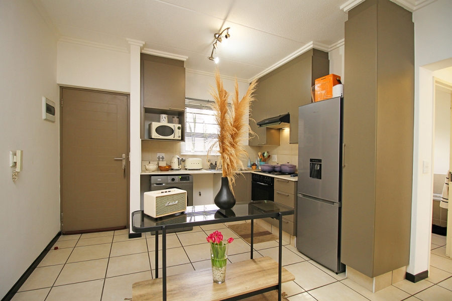 1 Bedroom Property for Sale in Bryanston Gauteng