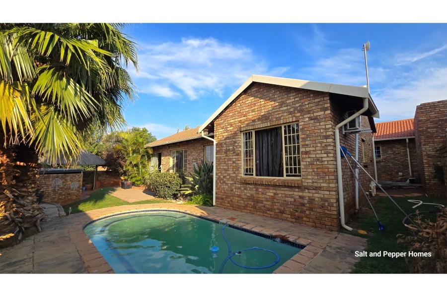 3 Bedroom Property for Sale in Magalieskruin Gauteng