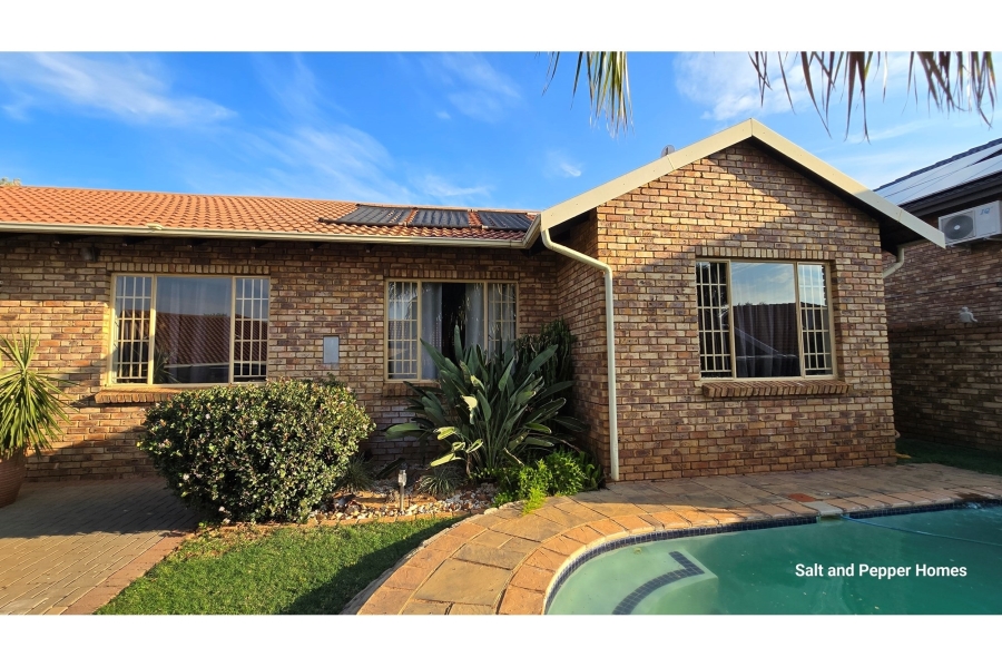 3 Bedroom Property for Sale in Magalieskruin Gauteng