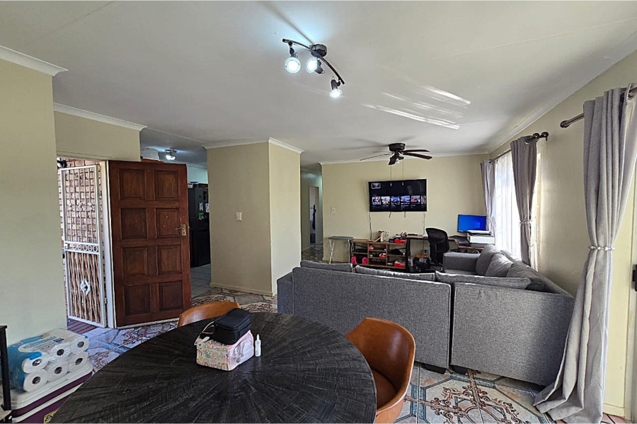 3 Bedroom Property for Sale in Magalieskruin Gauteng