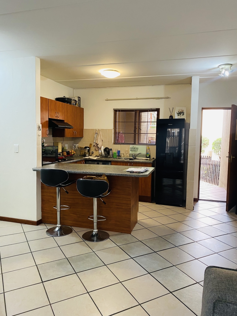 To Let 2 Bedroom Property for Rent in Paulshof Gauteng