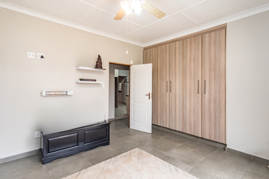 5 Bedroom Property for Sale in Discovery Gauteng
