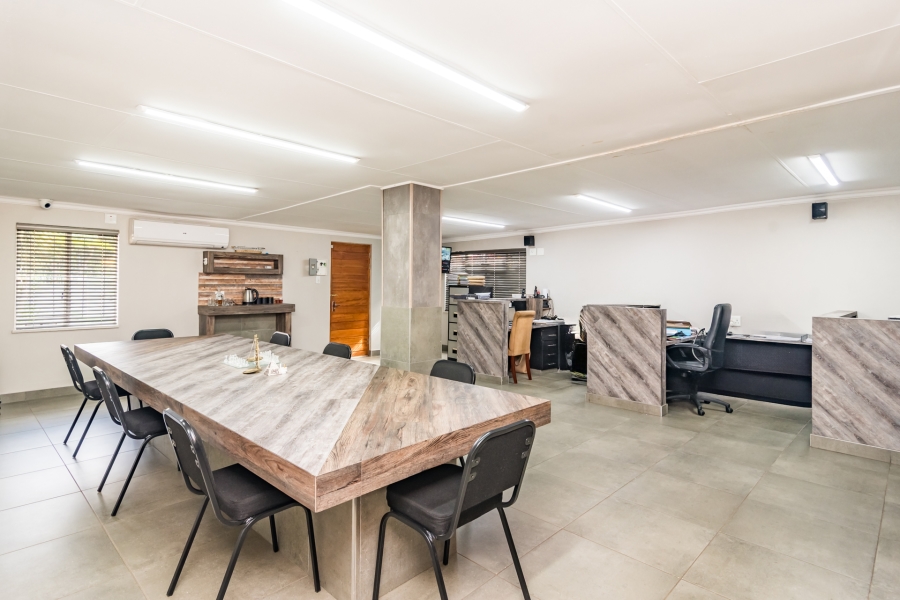 5 Bedroom Property for Sale in Discovery Gauteng