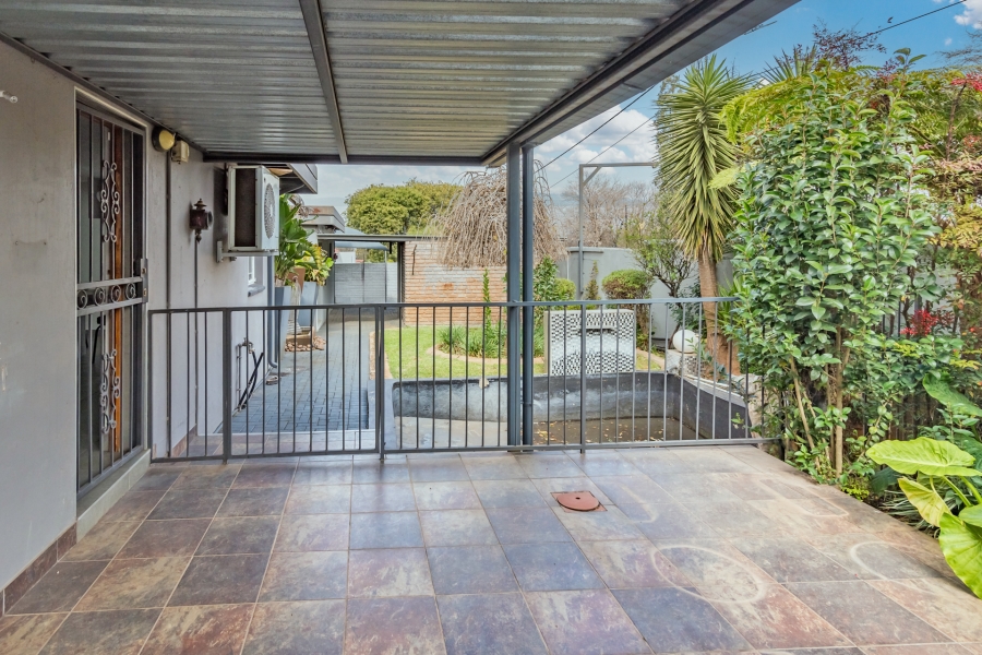 5 Bedroom Property for Sale in Discovery Gauteng