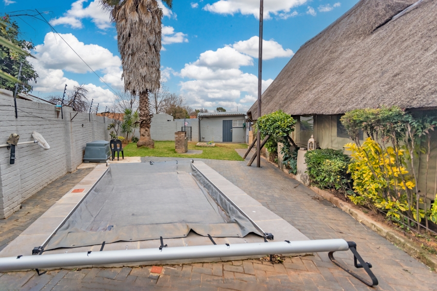5 Bedroom Property for Sale in Discovery Gauteng