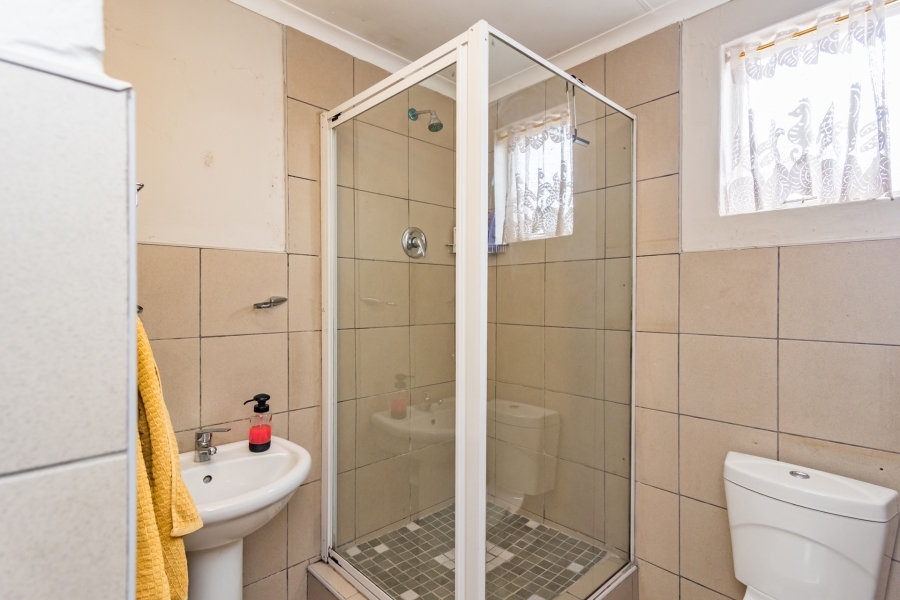 5 Bedroom Property for Sale in Discovery Gauteng