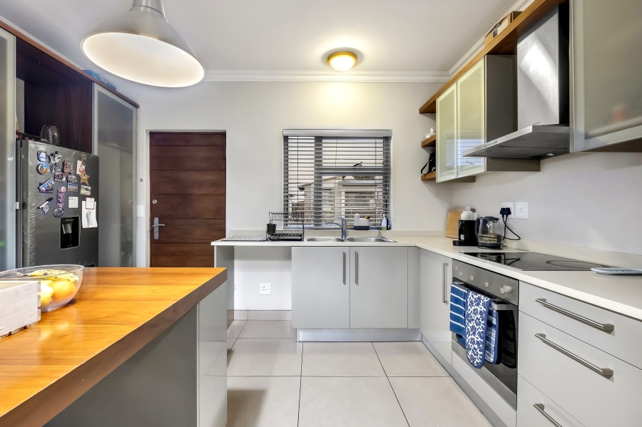 2 Bedroom Property for Sale in Wendywood Gauteng