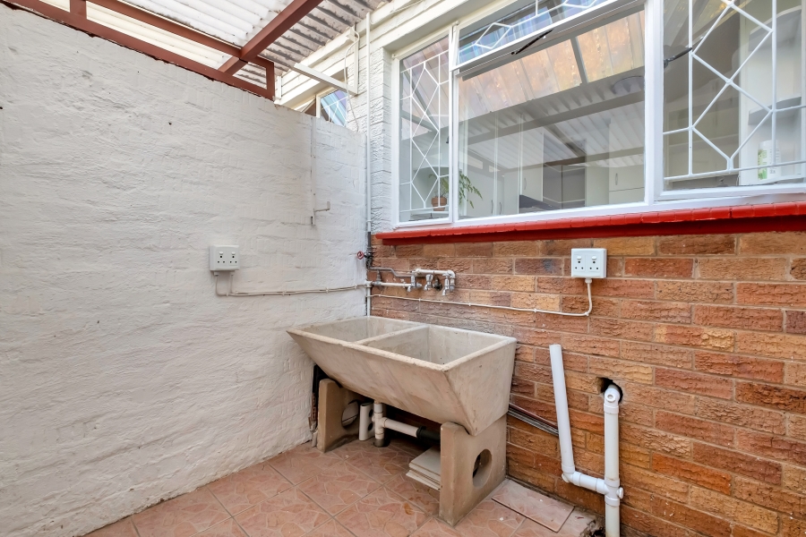 2 Bedroom Property for Sale in Linden Gauteng
