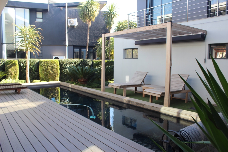 5 Bedroom Property for Sale in Glen Marais Gauteng