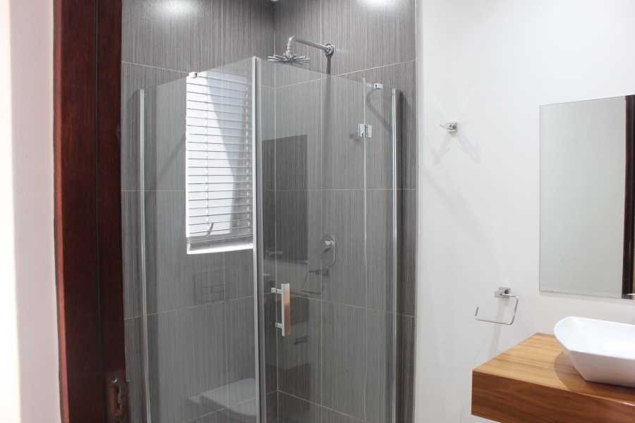 5 Bedroom Property for Sale in Glen Marais Gauteng