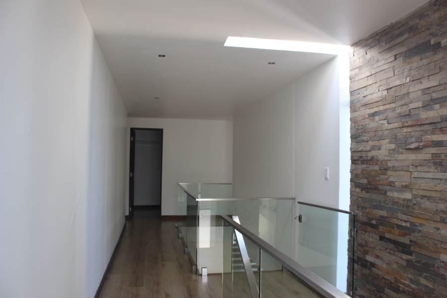 5 Bedroom Property for Sale in Glen Marais Gauteng