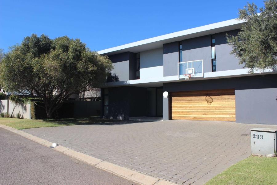 5 Bedroom Property for Sale in Glen Marais Gauteng