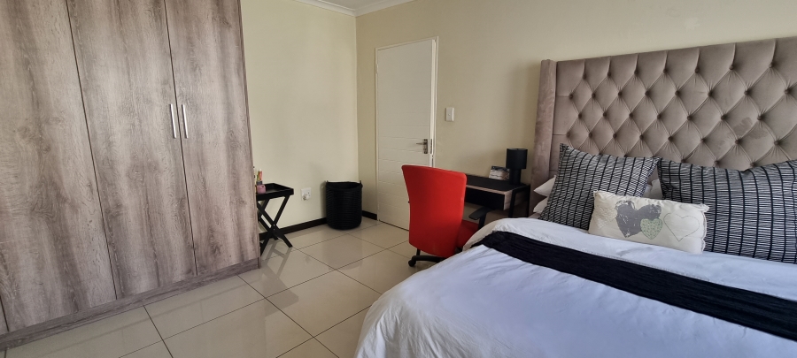 6 Bedroom Property for Sale in Kensington Gauteng