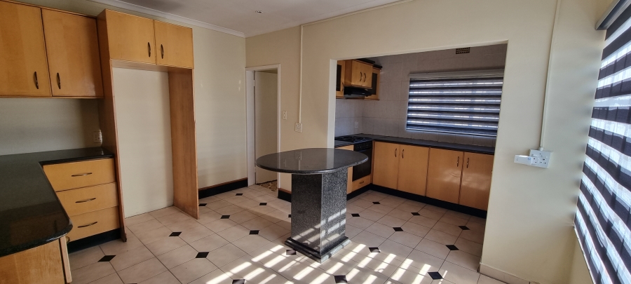 6 Bedroom Property for Sale in Kensington Gauteng