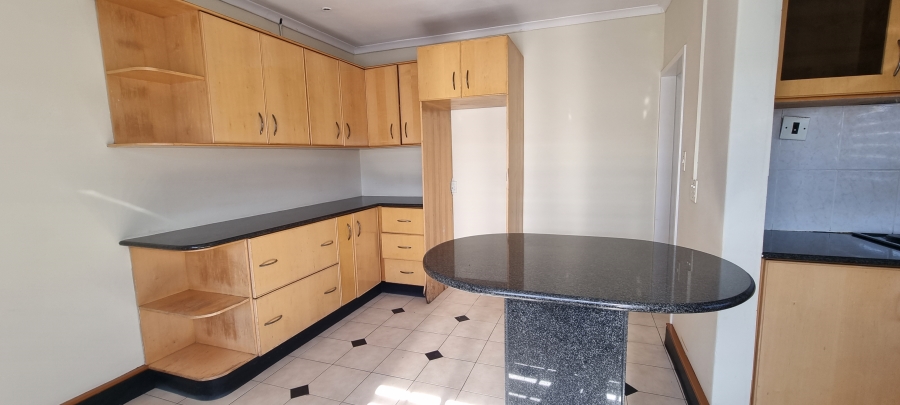 6 Bedroom Property for Sale in Kensington Gauteng