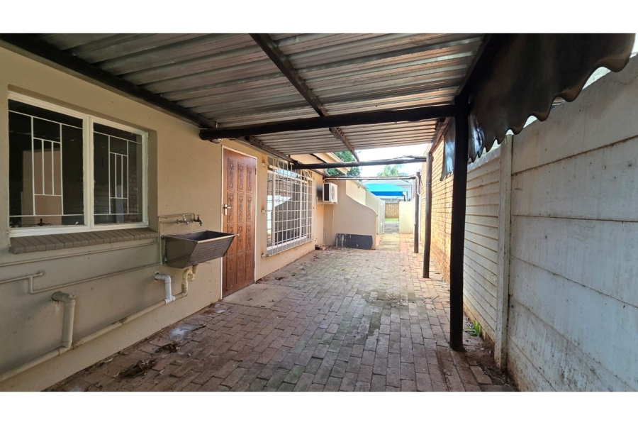To Let 1 Bedroom Property for Rent in Magalieskruin Gauteng