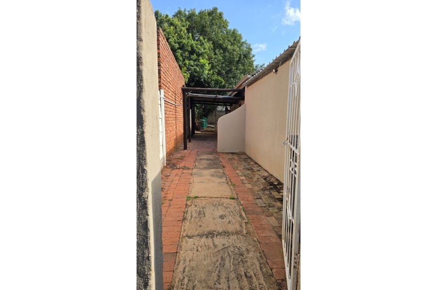To Let 1 Bedroom Property for Rent in Magalieskruin Gauteng
