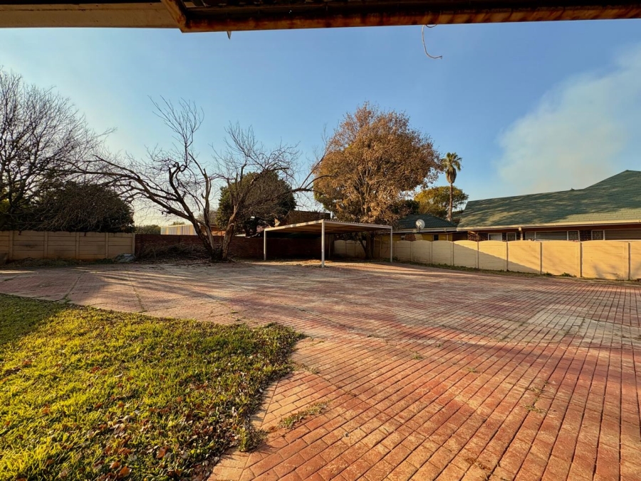 4 Bedroom Property for Sale in Dalpark Gauteng