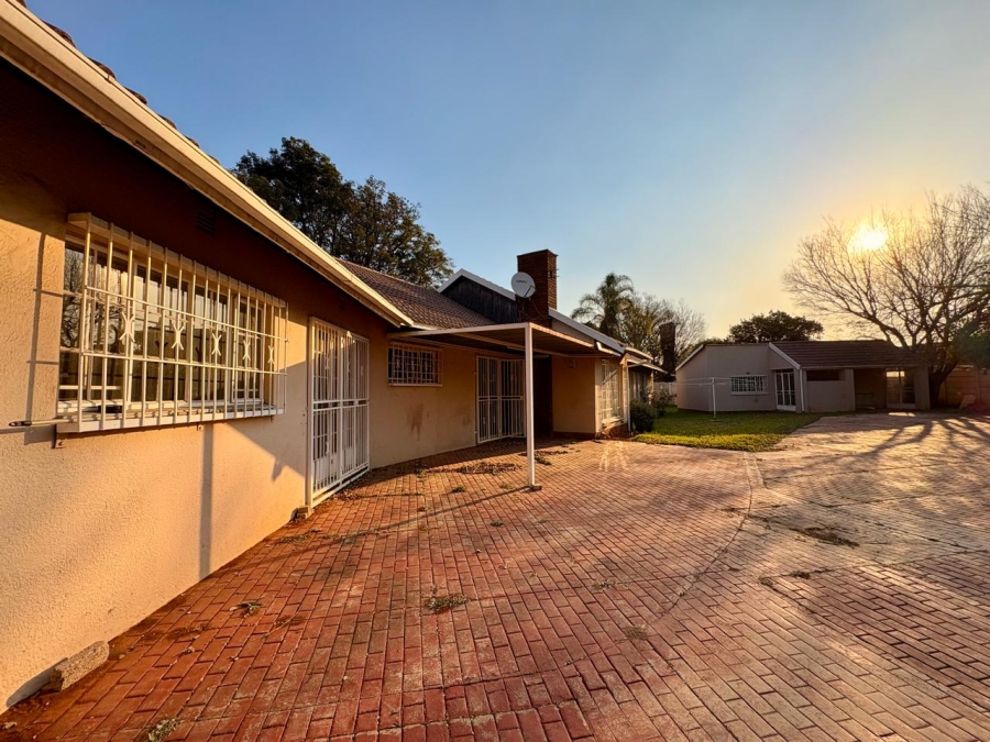 4 Bedroom Property for Sale in Dalpark Gauteng