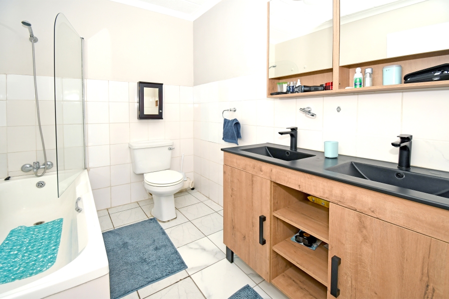 2 Bedroom Property for Sale in Morningside Gauteng