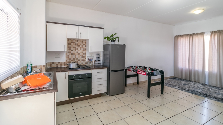1 Bedroom Property for Sale in Grand Central Gauteng